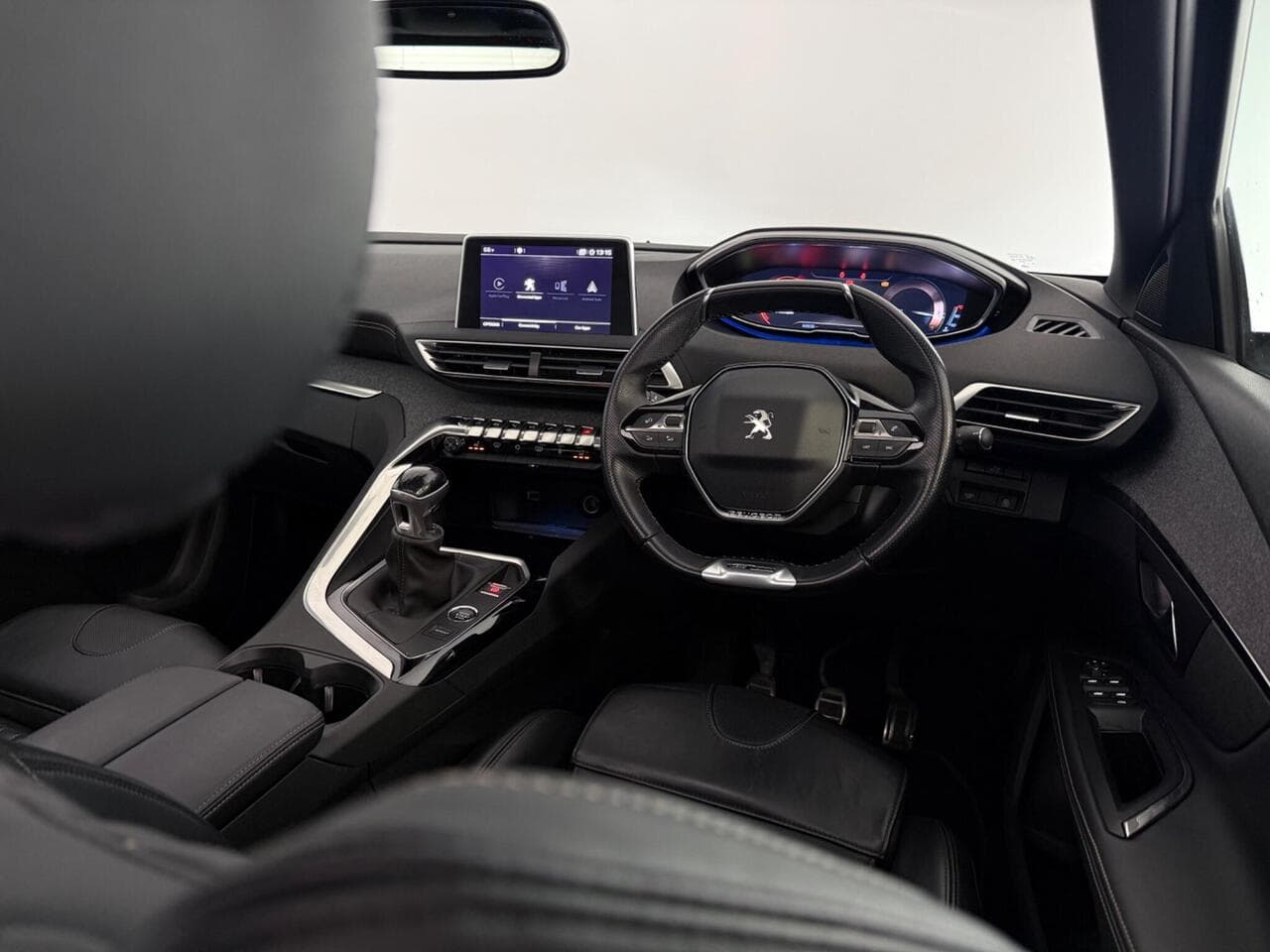 Peugeot 5008 thumbnail Interior Front