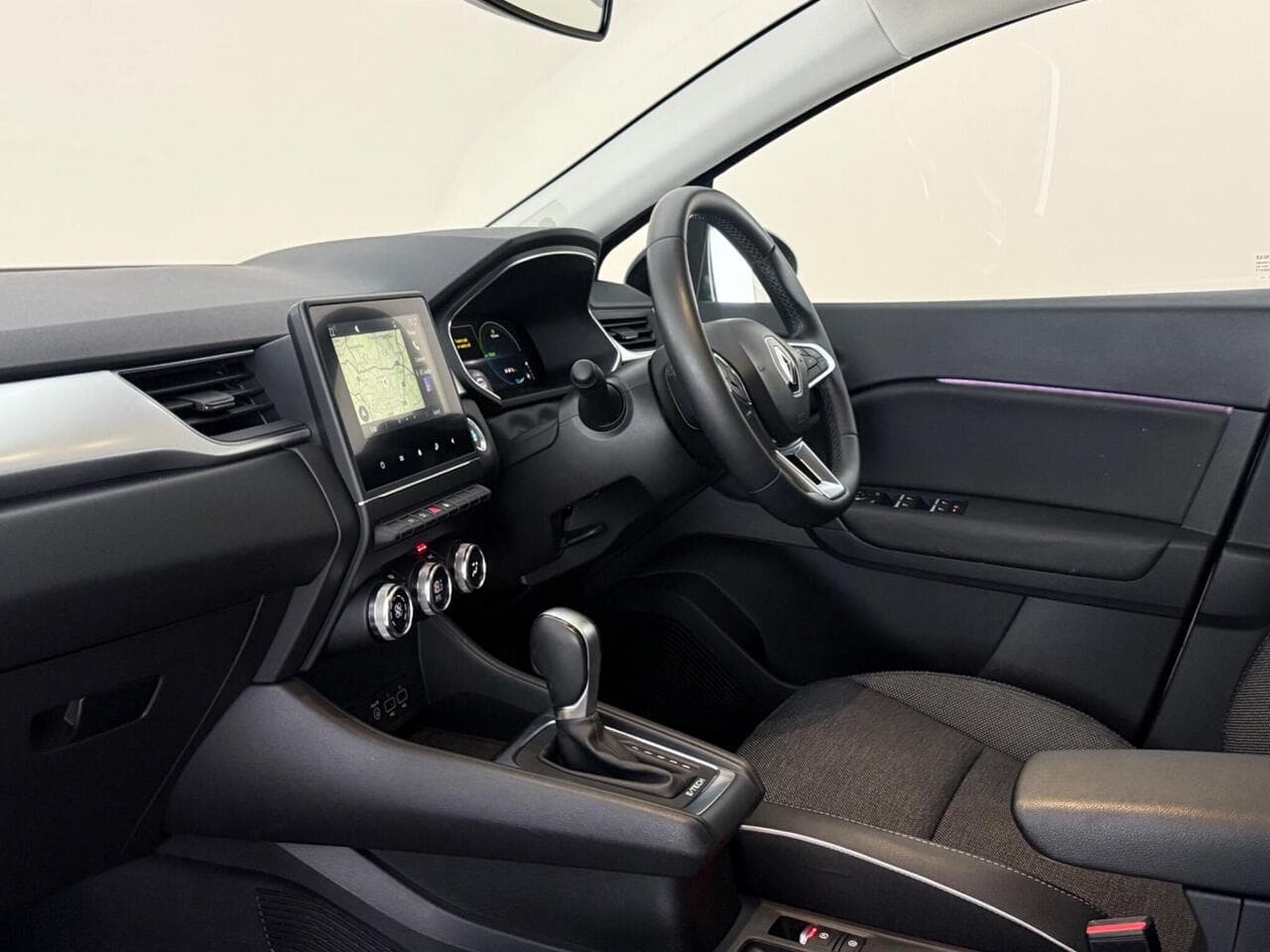 Renault Captur thumbnail Interior Front
