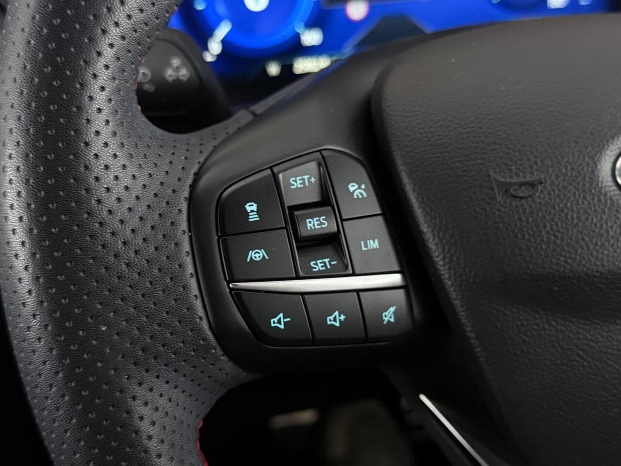 Ford Kuga thumbnail Misc Controls