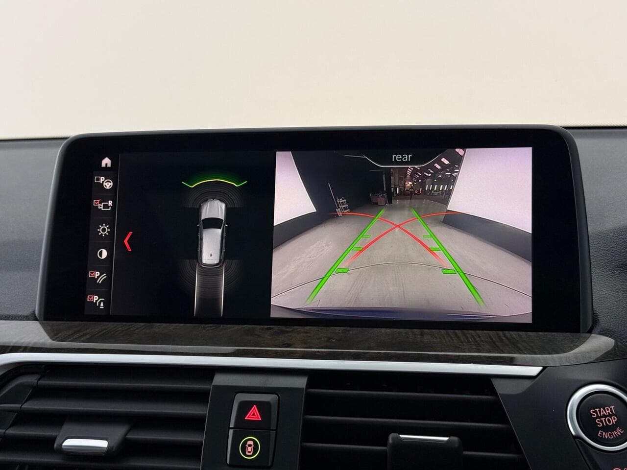 BMW X3 thumbnail Infotainment System