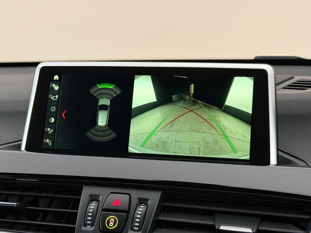 BMW X1 thumbnail Infotainment System