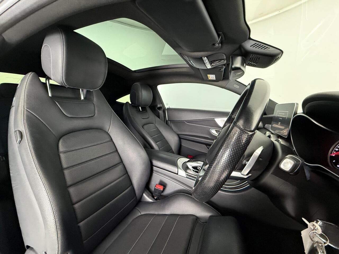 Mercedes-Benz C Class thumbnail Seat Driver