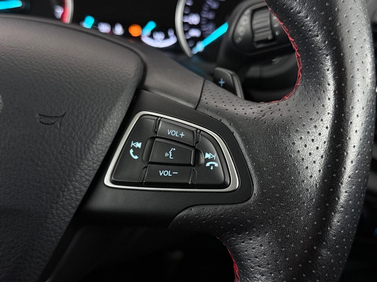 Ford EcoSport thumbnail Misc Controls