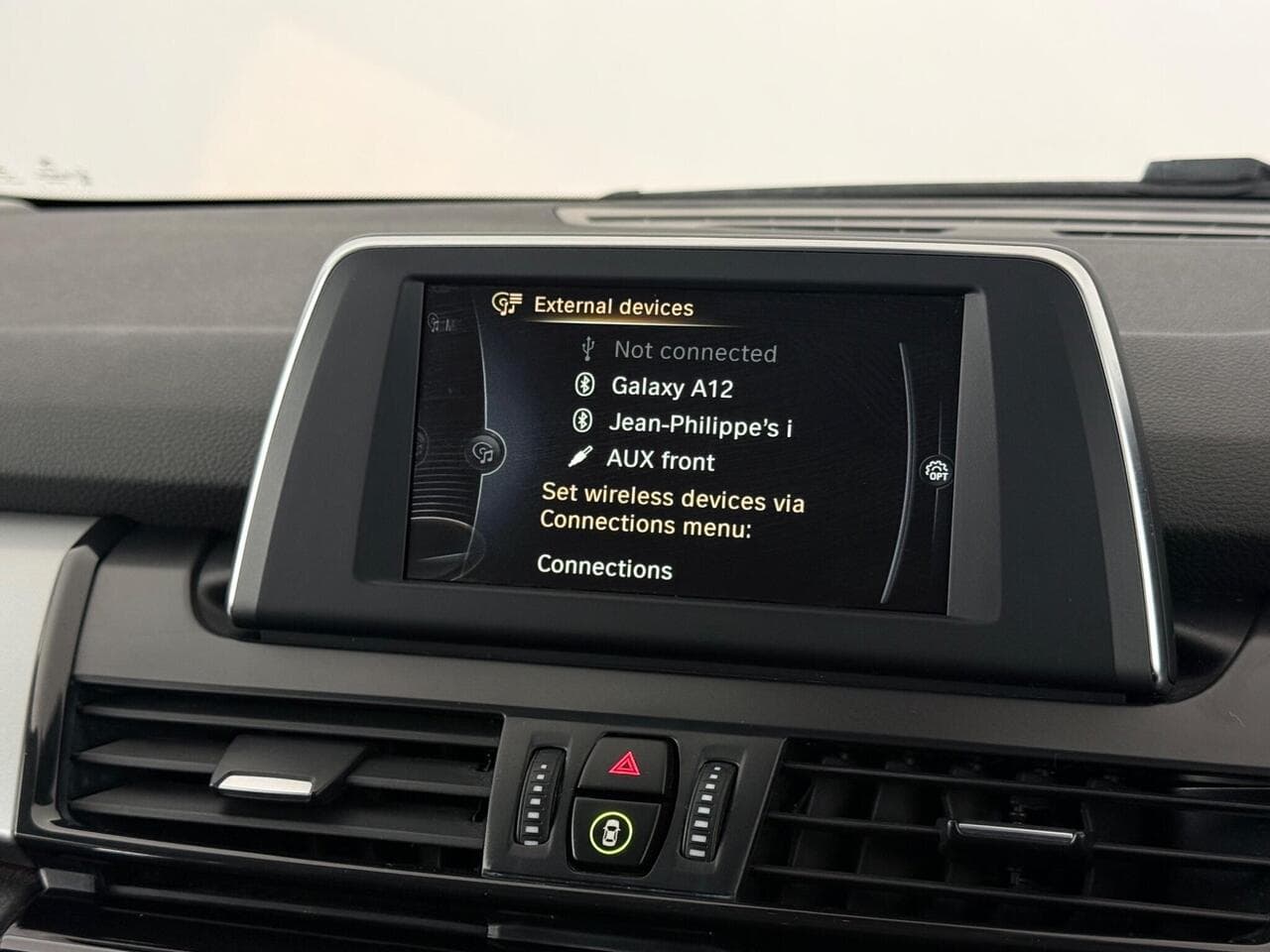 BMW 2 Series Active Tourer thumbnail Infotainment System