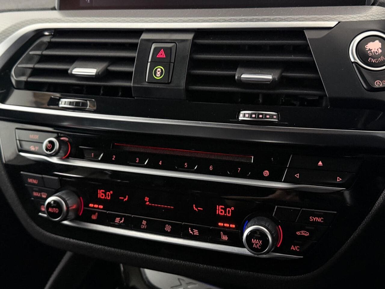 BMW X4 thumbnail Infotainment System