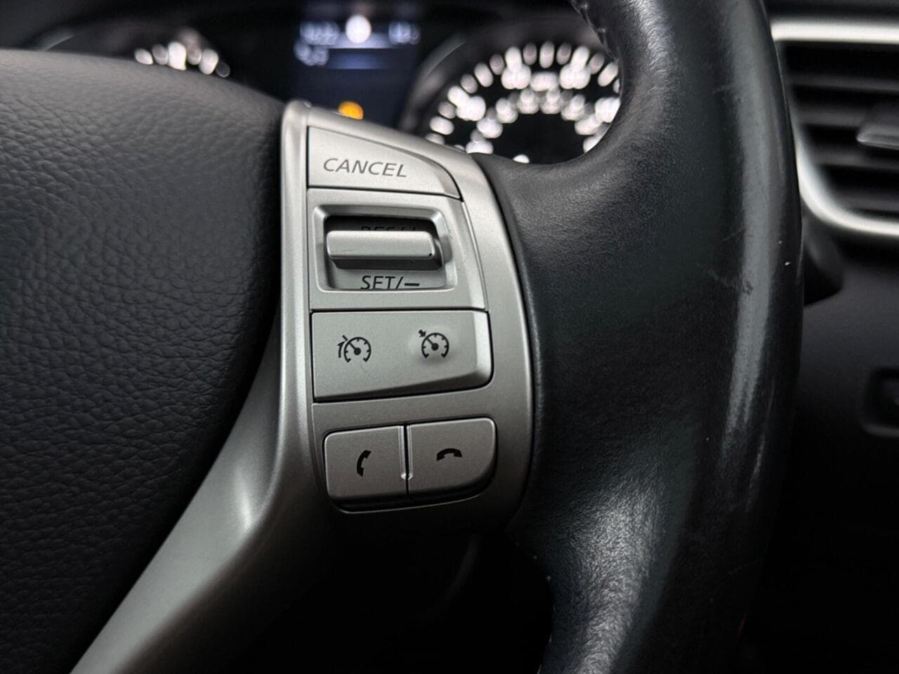 Nissan Qashqai thumbnail Misc Controls
