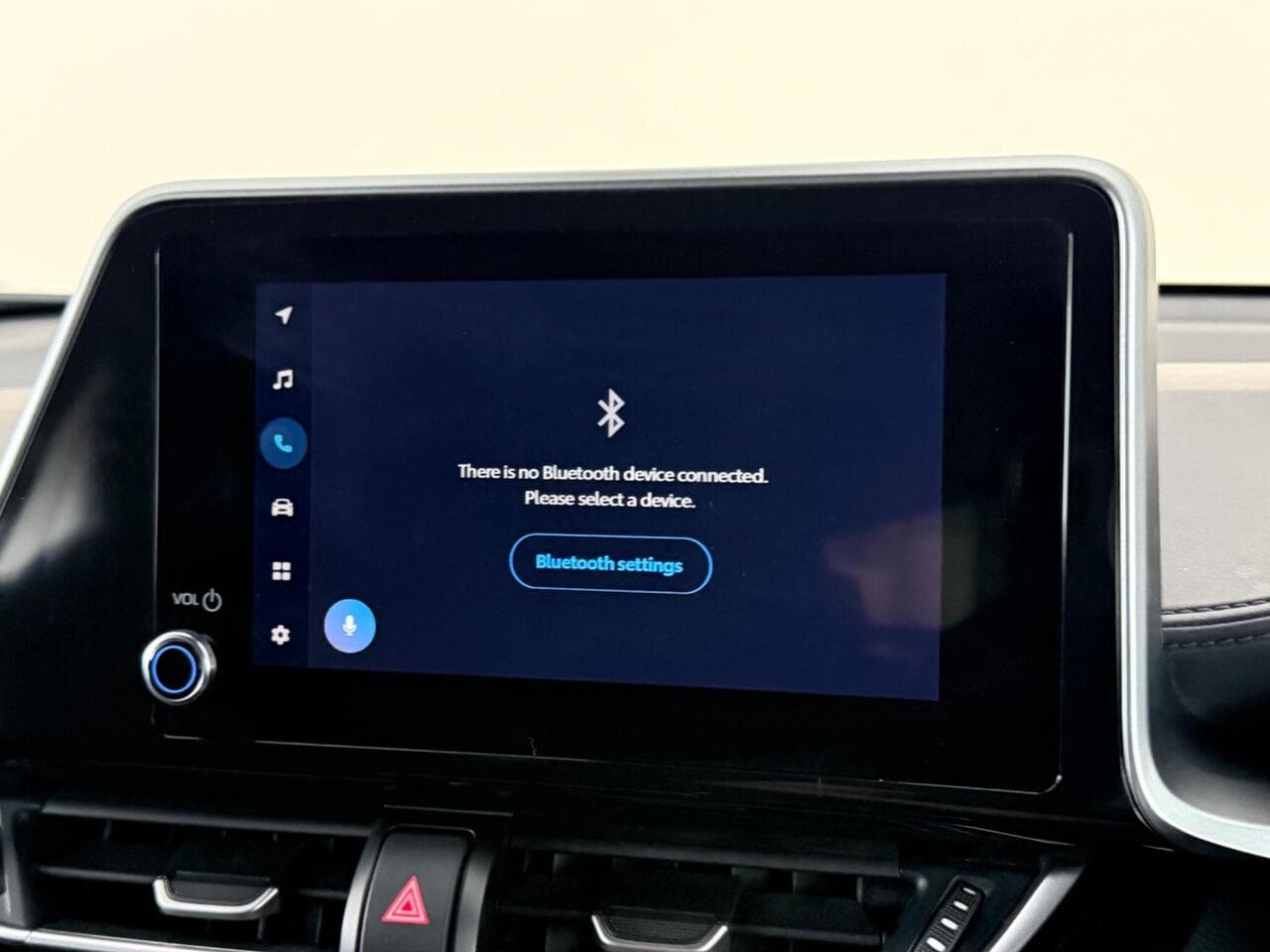 Toyota C-HR thumbnail Infotainment System