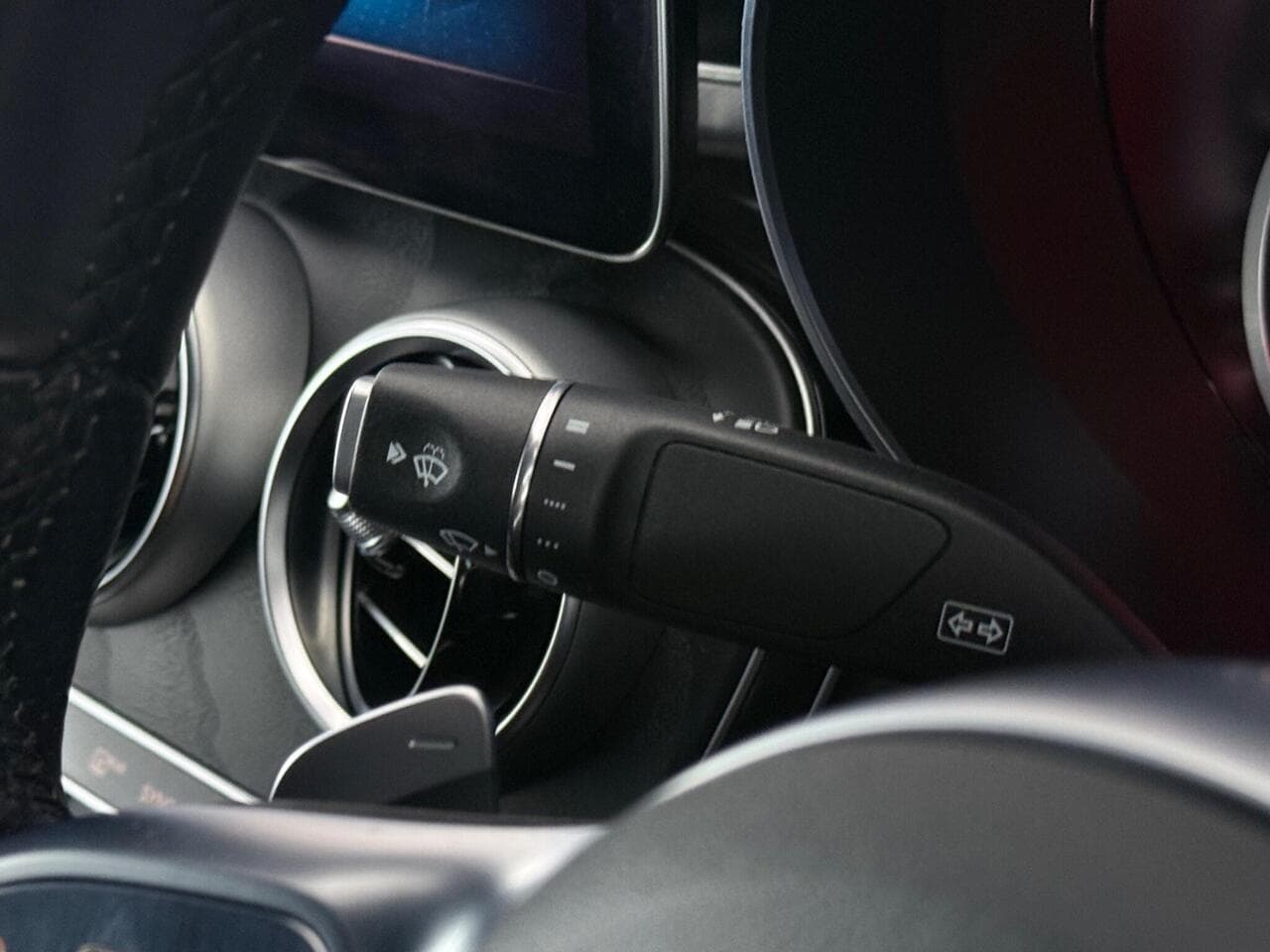Mercedes-Benz C Class thumbnail Misc Controls