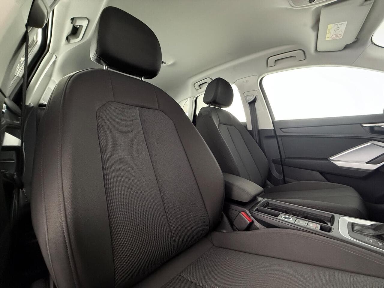 Audi Q3 thumbnail Seat Driver