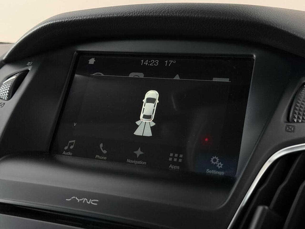Ford Focus thumbnail Infotainment System