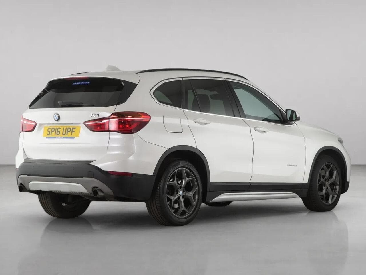 BMW X1 thumbnail Rear Right