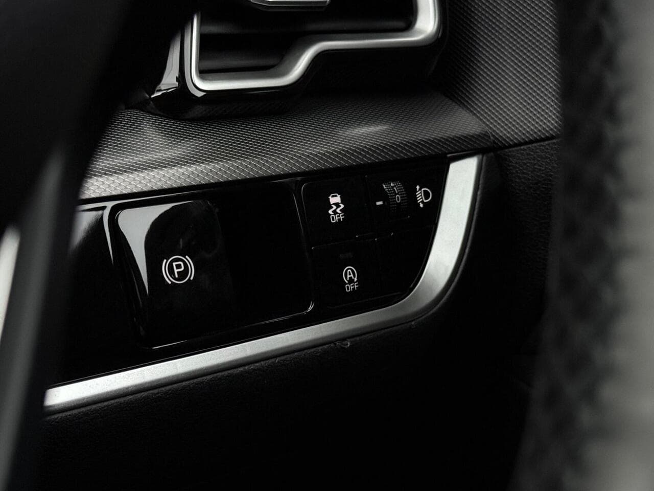 Kia Sportage thumbnail Misc Controls