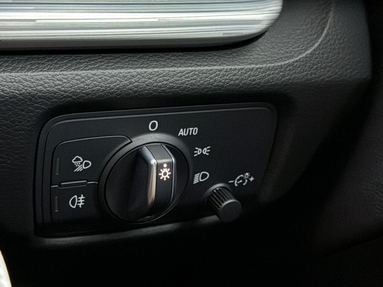 Audi A3 thumbnail Misc Controls