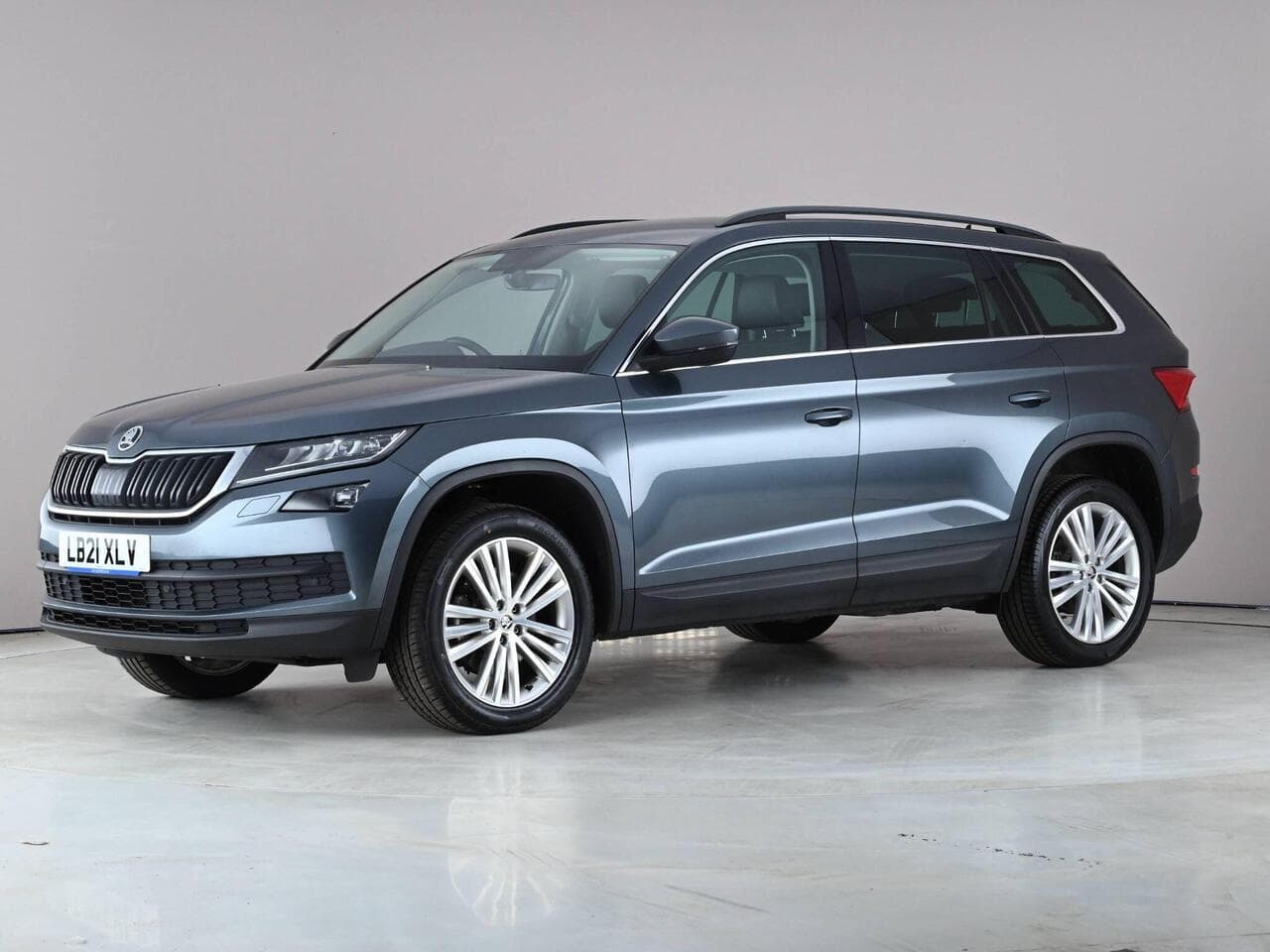 Skoda Kodiaq thumbnail Front Left