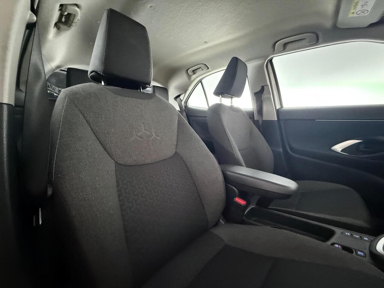 Toyota Yaris Cross thumbnail Seat Driver