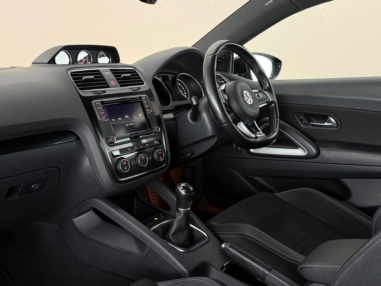 Volkswagen Scirocco thumbnail Interior Front