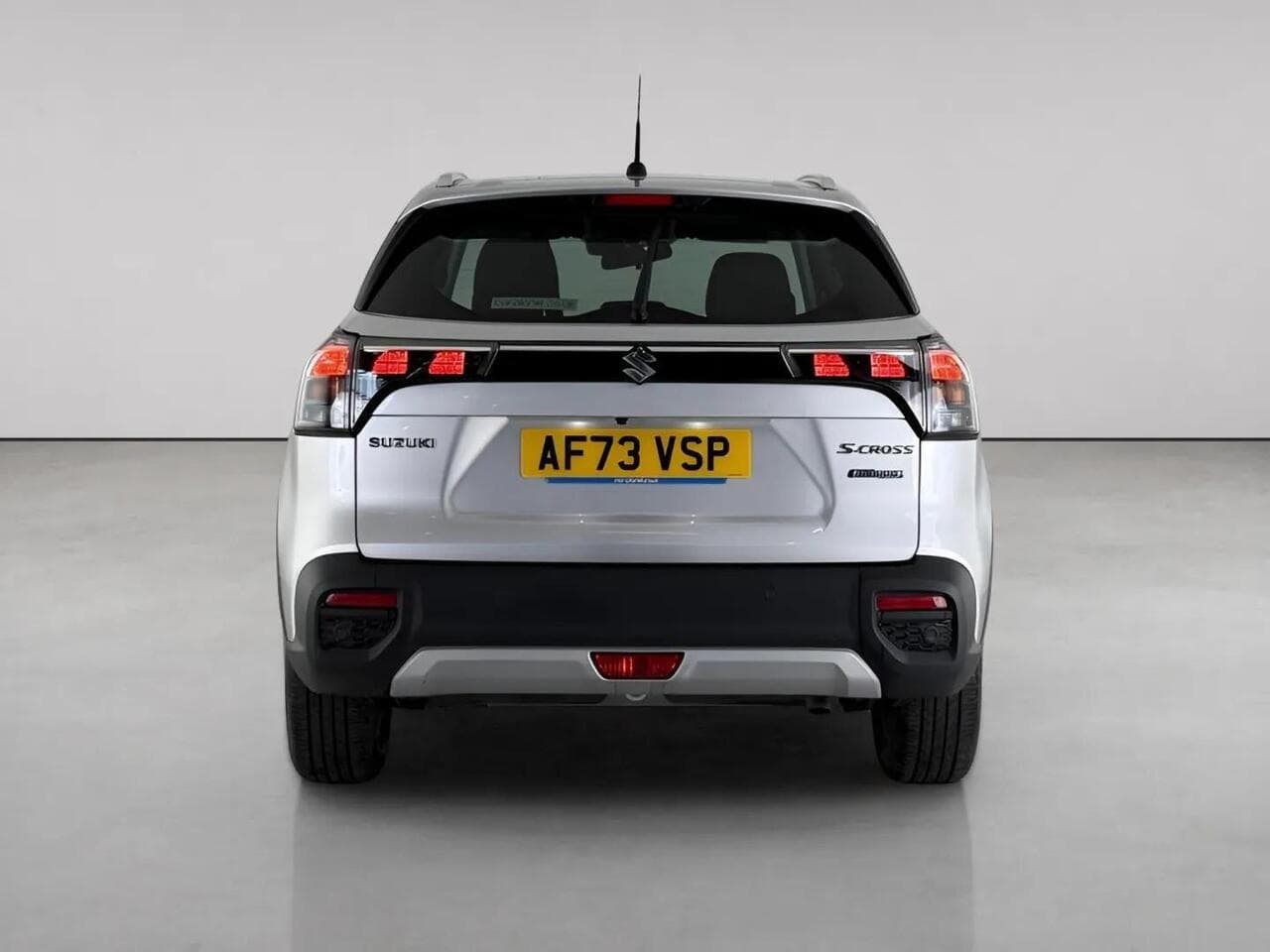 Suzuki S-Cross thumbnail Rear