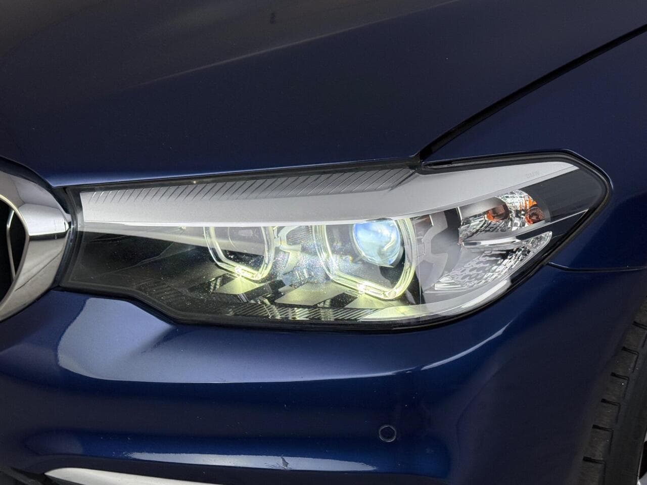BMW 5 Series thumbnail Lights Front