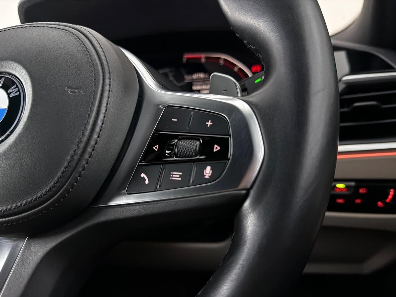 BMW 3 Series thumbnail Misc Controls
