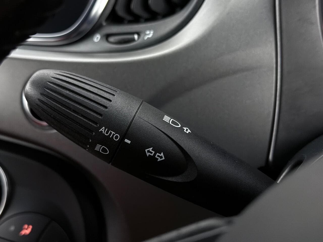 Abarth 595 thumbnail Misc Controls