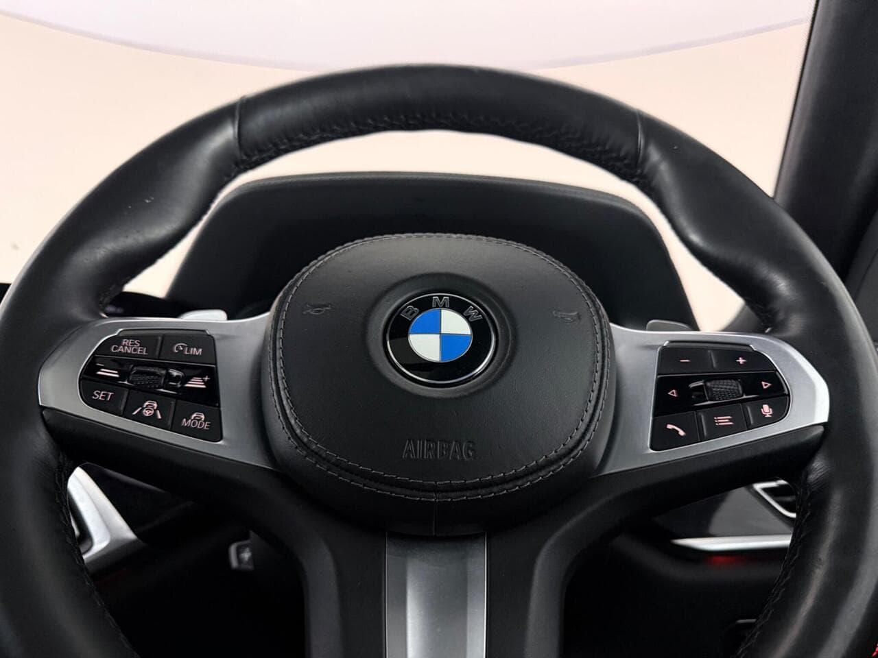BMW X7 thumbnail Steering Wheel