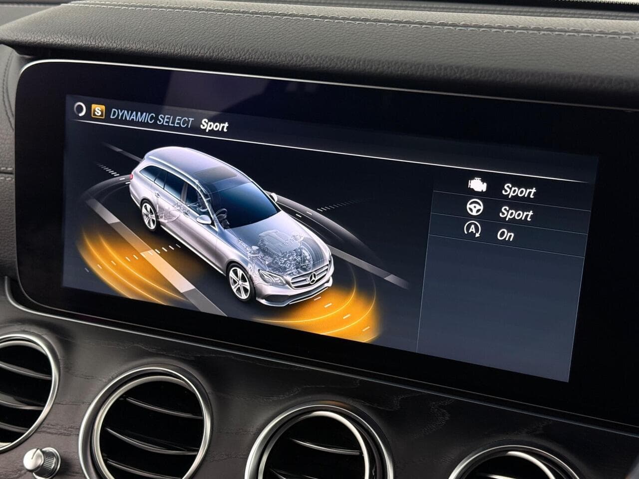 Mercedes-Benz E Class thumbnail Infotainment System