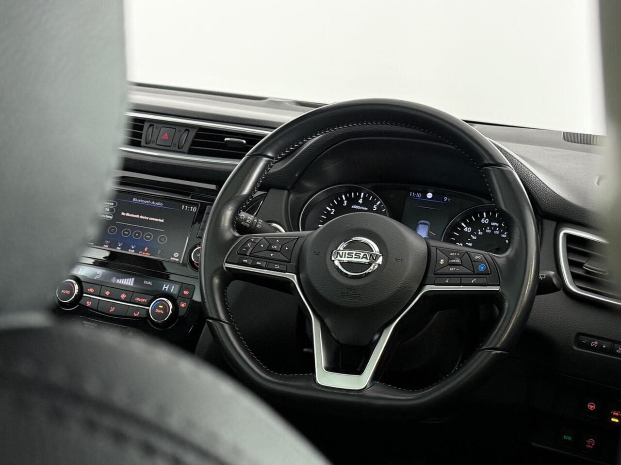 Nissan Qashqai thumbnail Steering Wheel