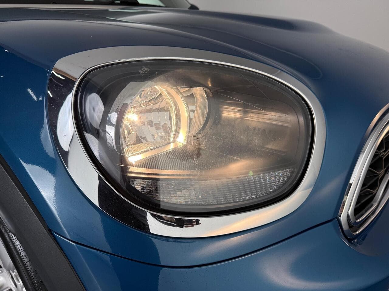 MINI Countryman thumbnail Lights Front