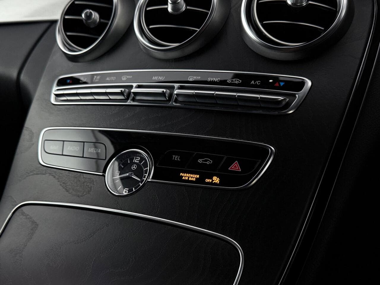 Mercedes-Benz C Class thumbnail Misc Controls