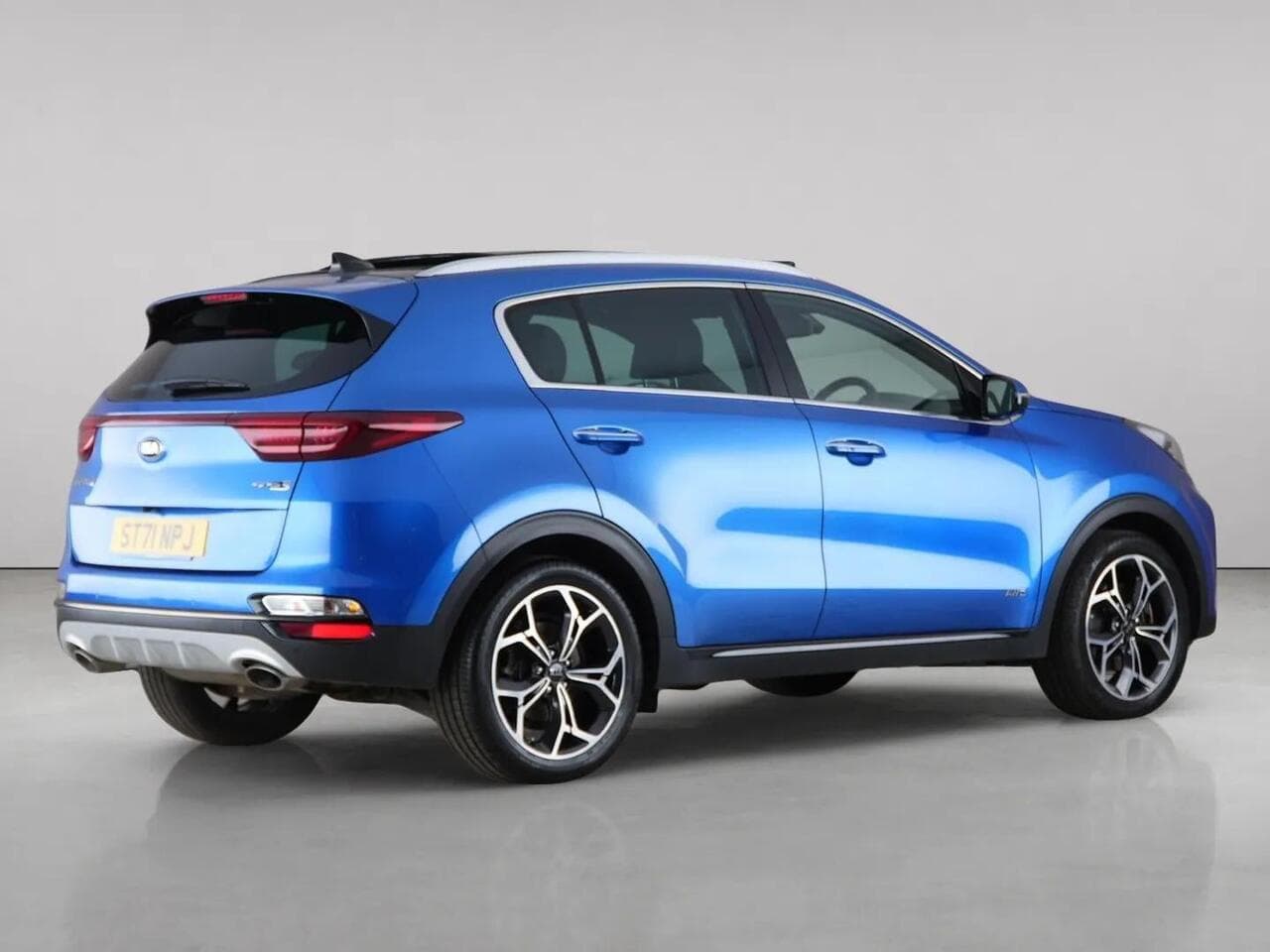 Kia Sportage thumbnail Rear Right