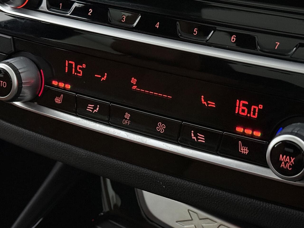 BMW X3 thumbnail Infotainment System