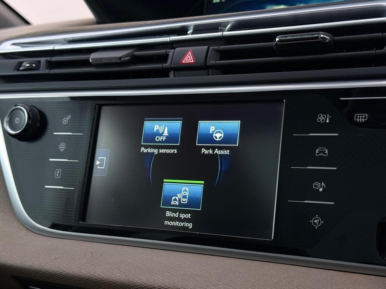 Citroen Grand C4 Picasso thumbnail Infotainment System