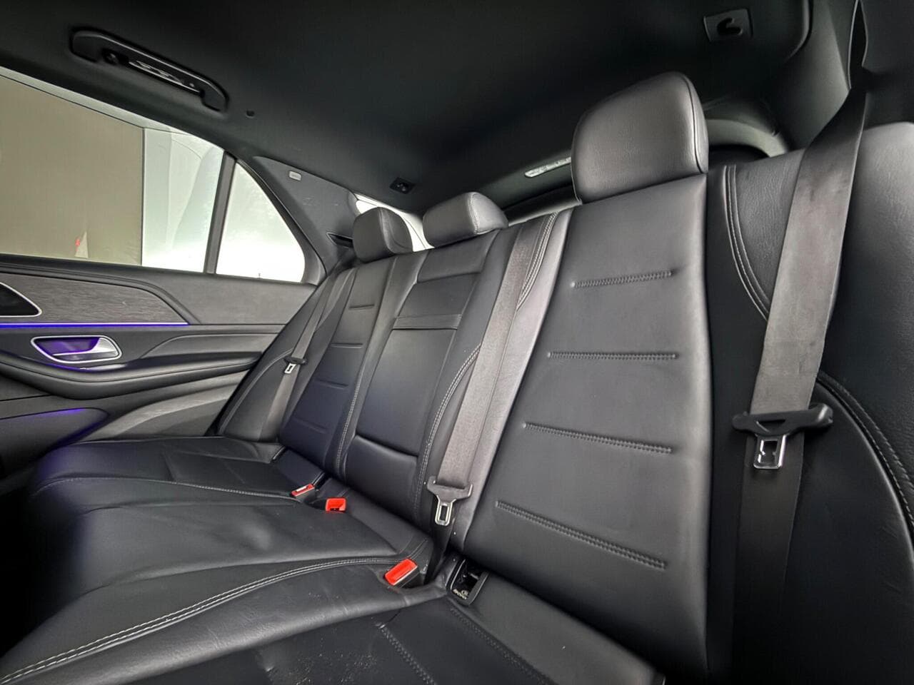 Mercedes-Benz GLE thumbnail Seats Rear