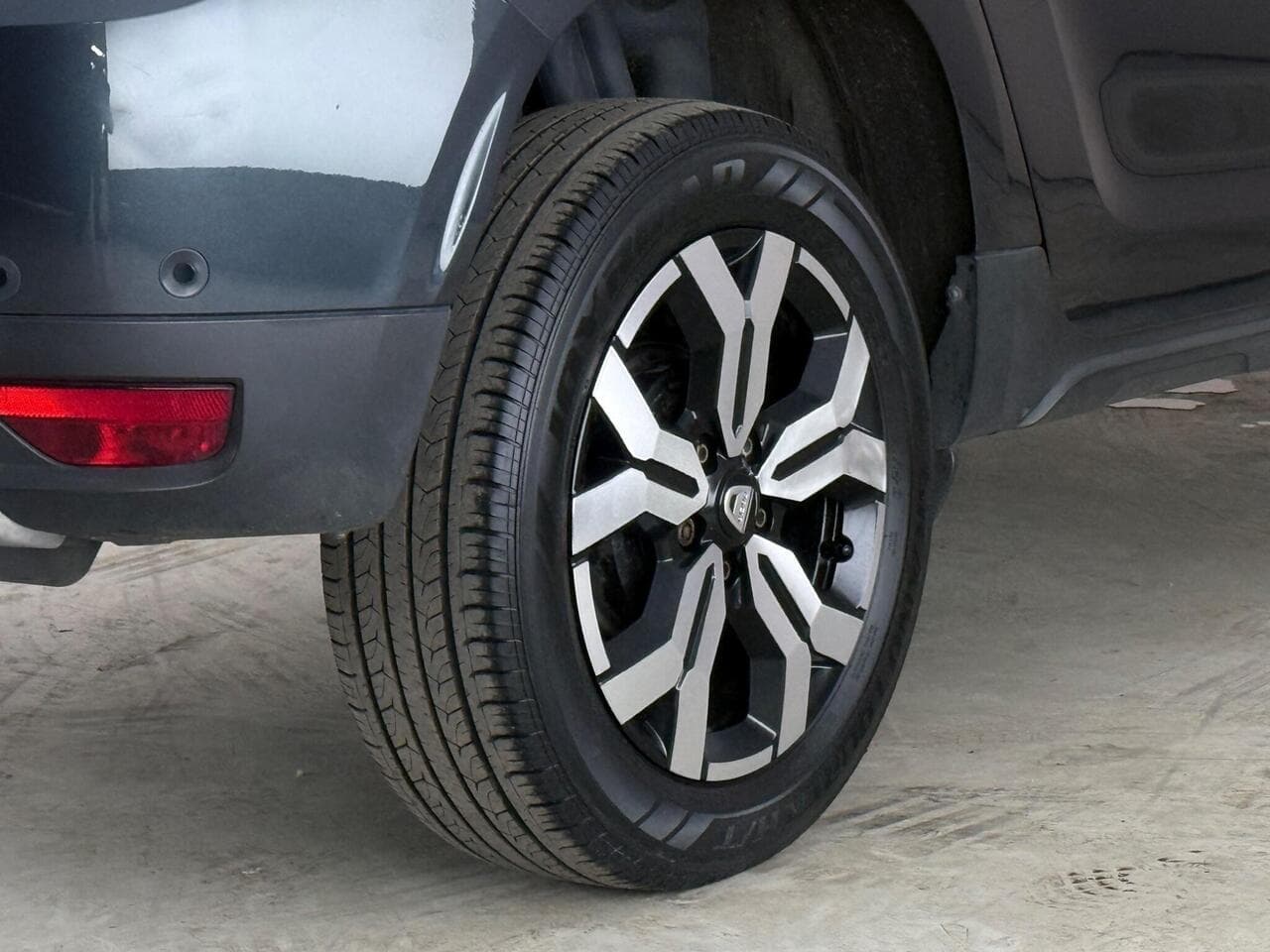 Dacia Duster thumbnail Wheel
