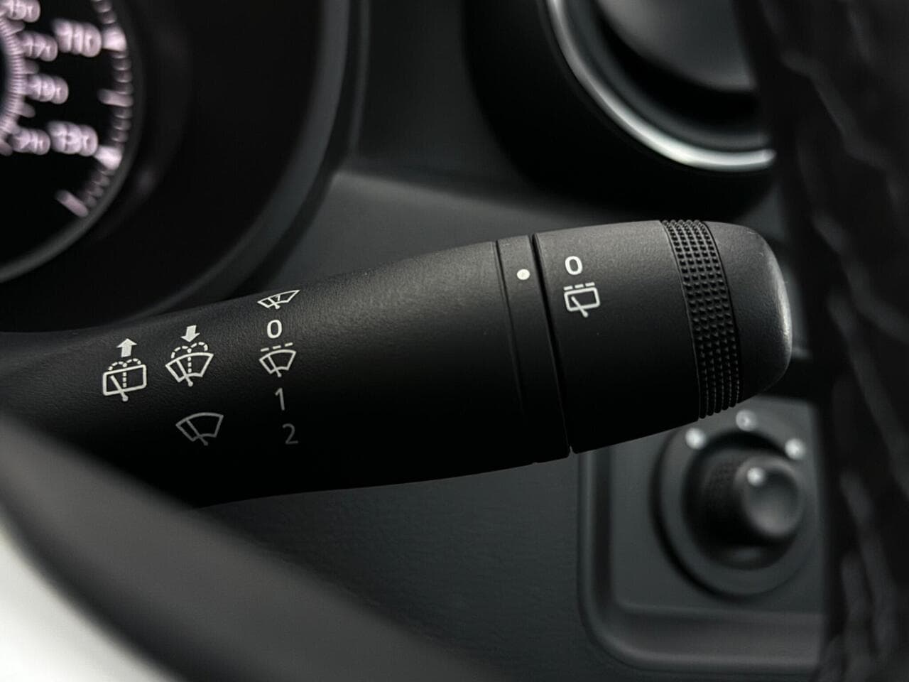 Dacia Duster thumbnail Misc Controls
