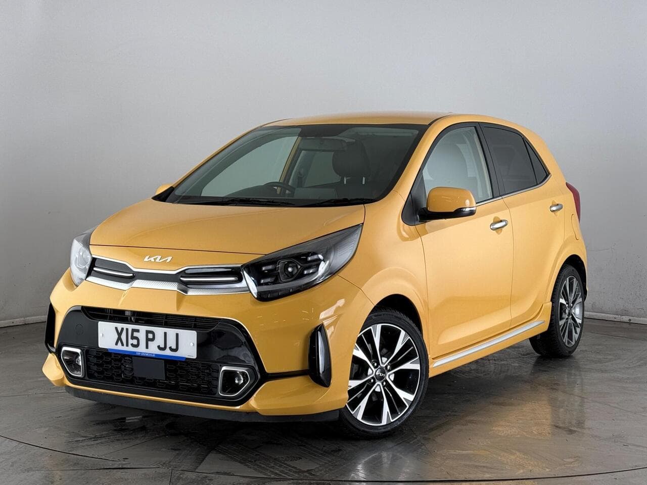 Kia Picanto thumbnail Front Left