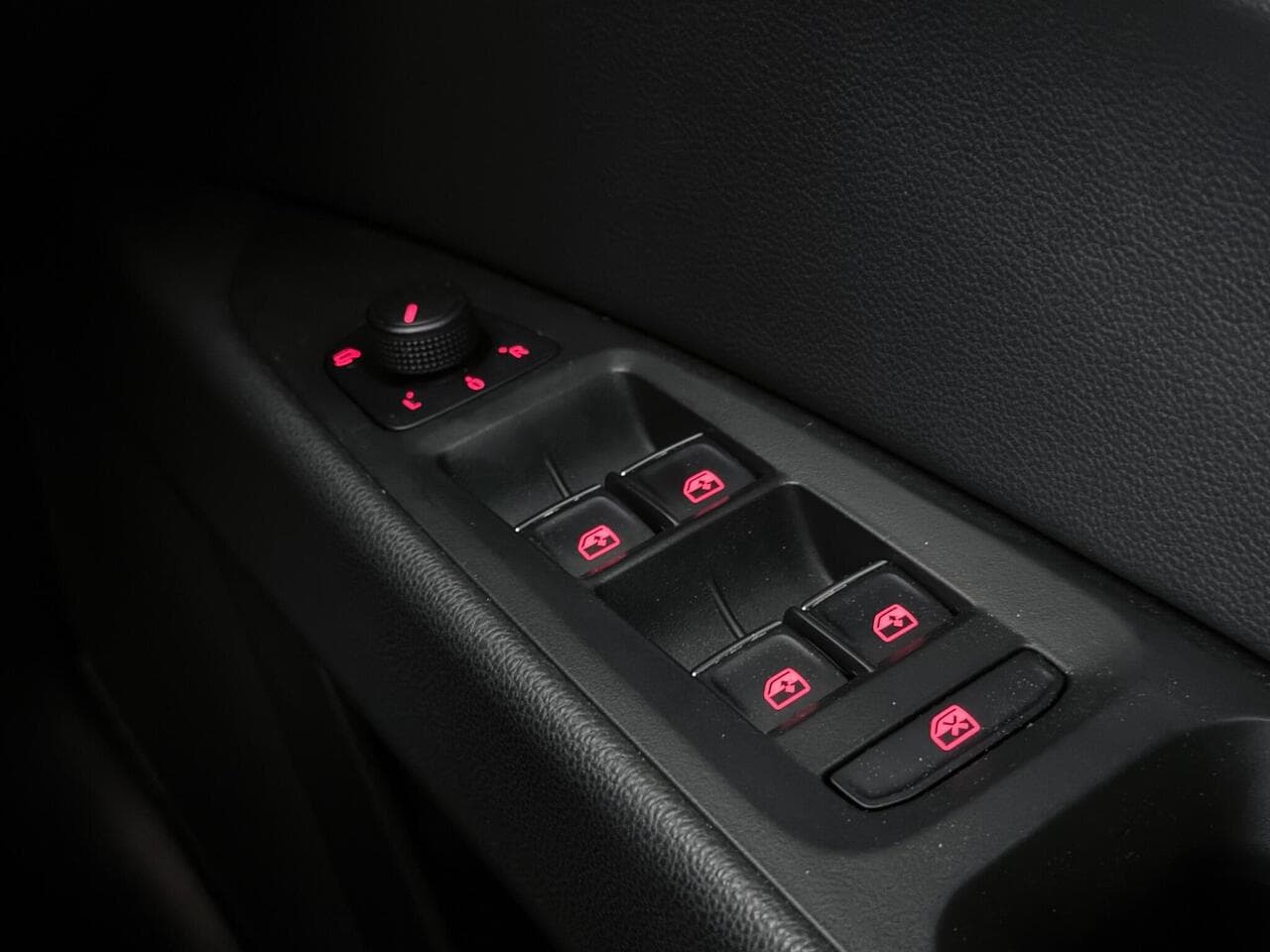 SEAT Leon thumbnail Misc Controls