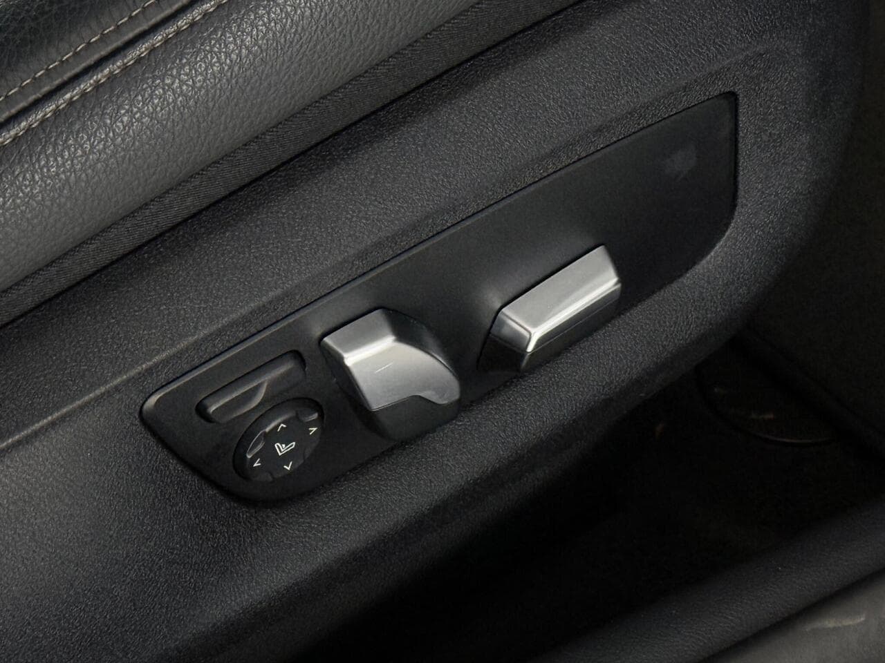 BMW 5 Series thumbnail Misc Controls