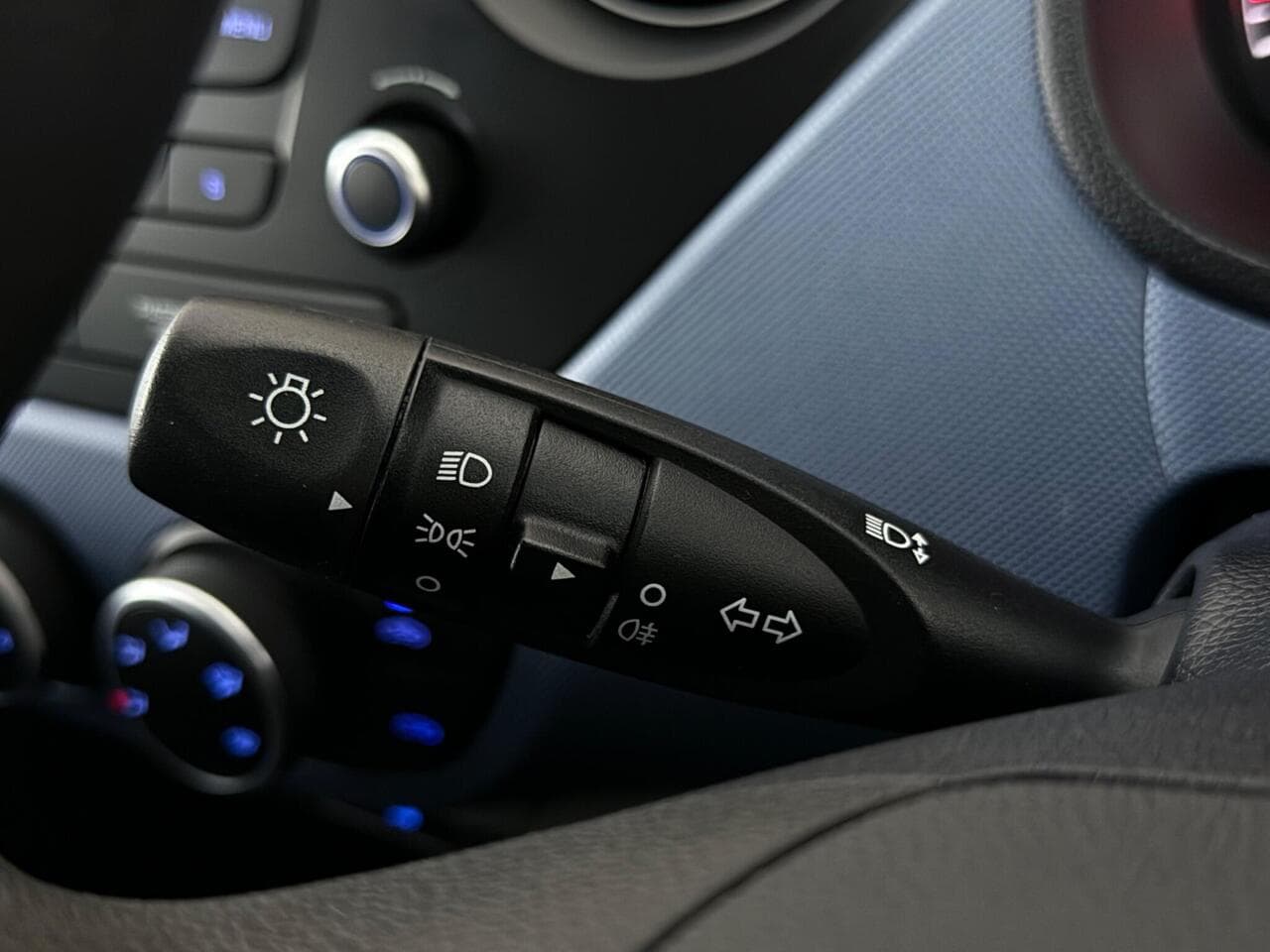 Hyundai i10 thumbnail Misc Controls