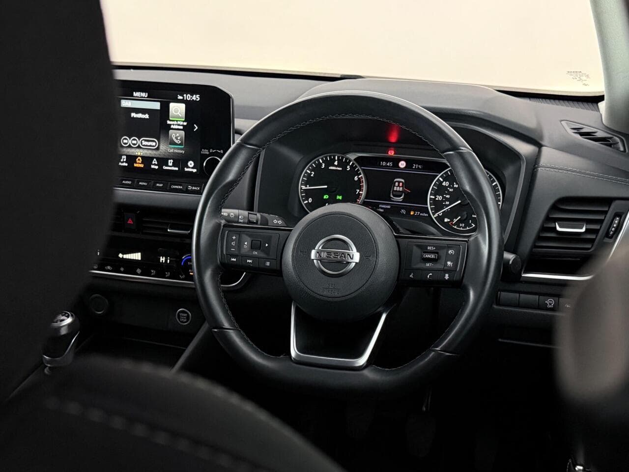 Nissan Qashqai thumbnail Steering Wheel