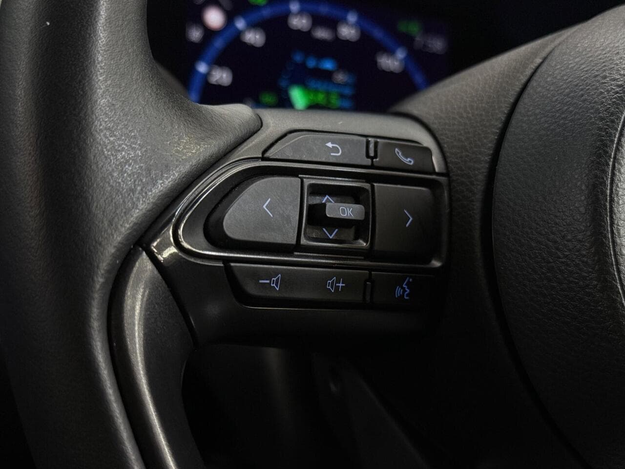 Toyota Yaris Cross thumbnail Misc Controls