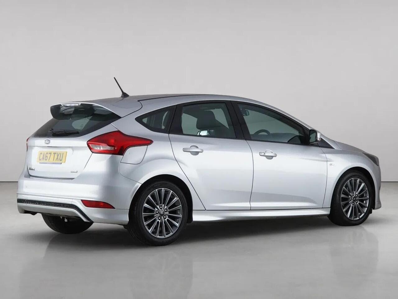 Ford Focus thumbnail Rear Right