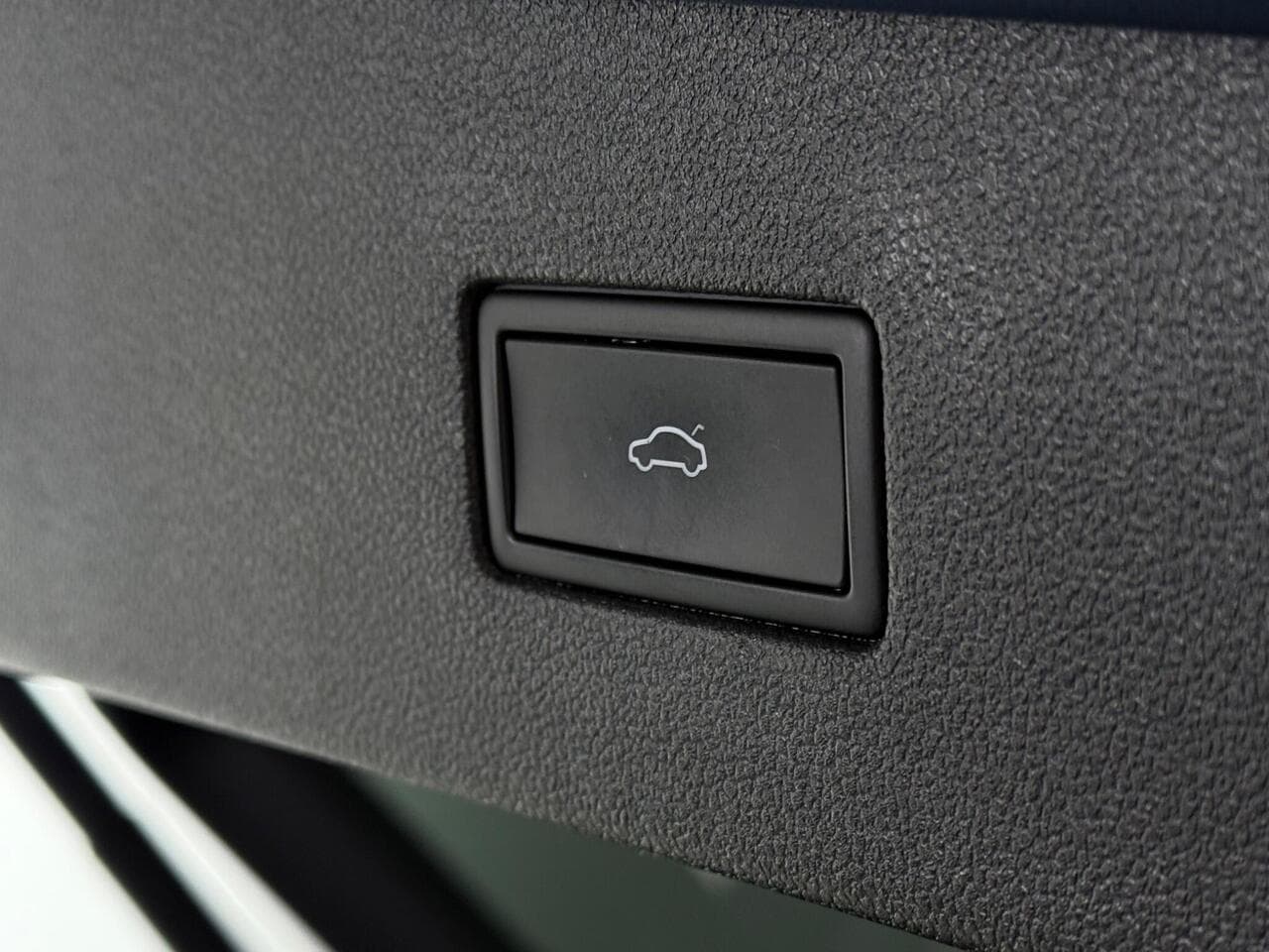 Volkswagen Tiguan Allspace thumbnail Misc Controls