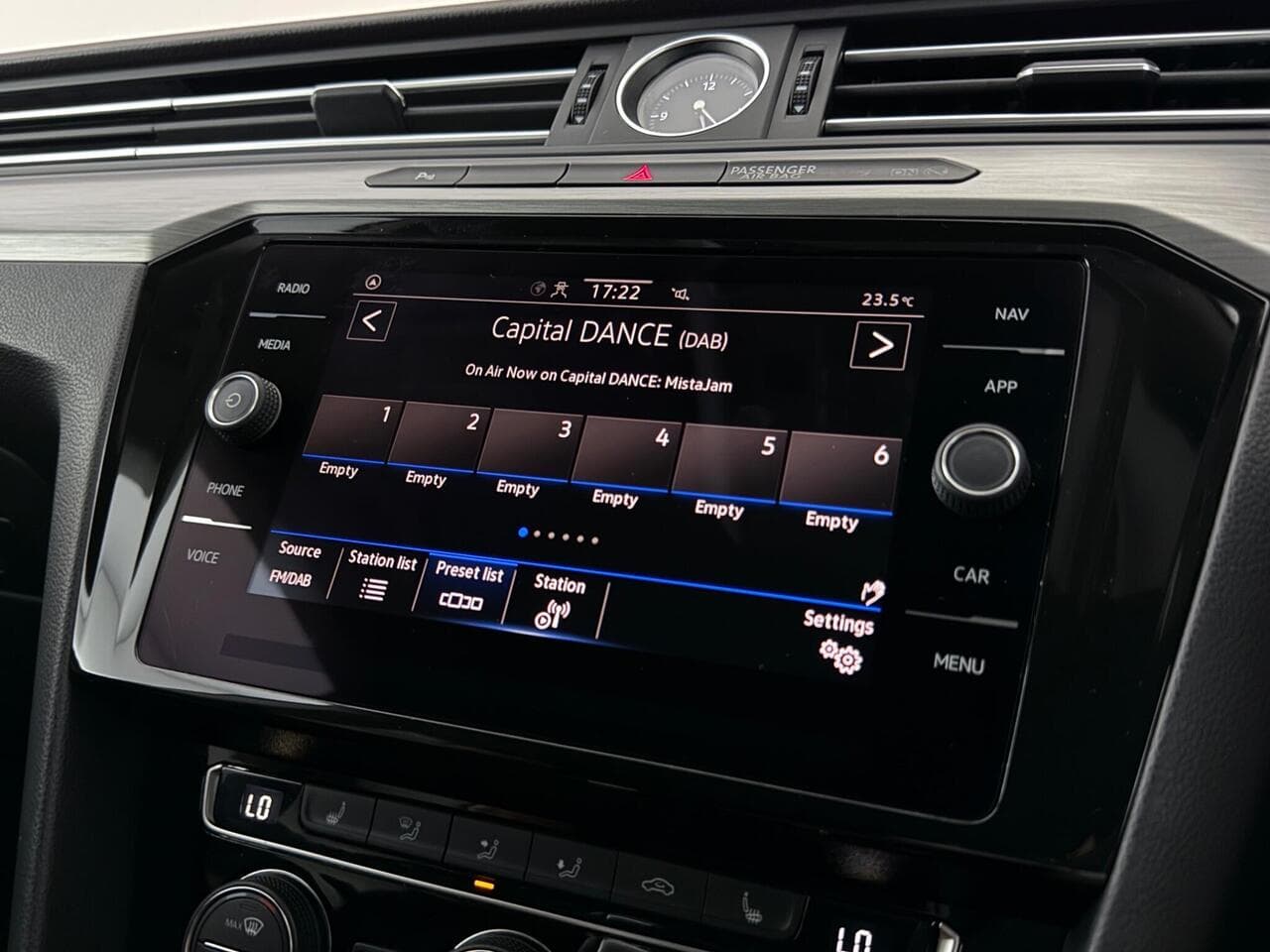 Volkswagen Arteon thumbnail Infotainment System