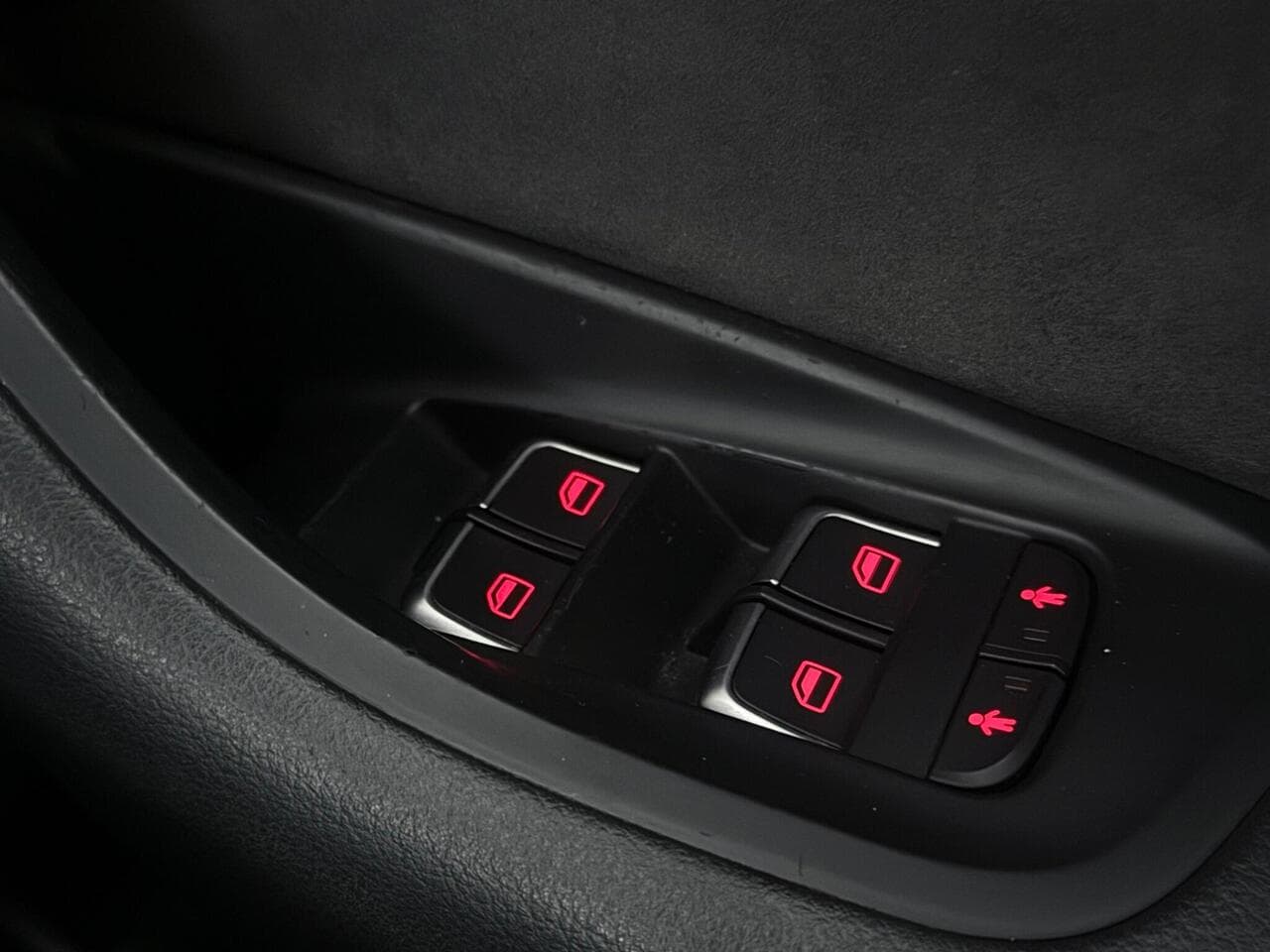 Audi A6 Saloon thumbnail Misc Controls