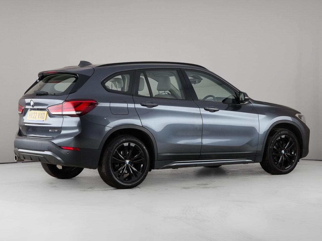 BMW X1 thumbnail Side Right