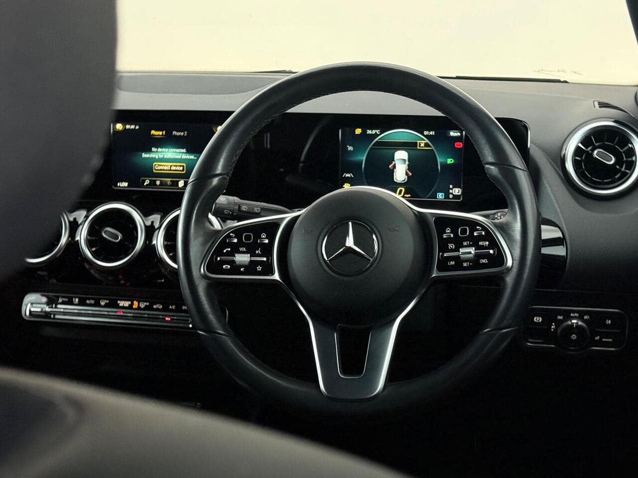 Mercedes-Benz GLA thumbnail Steering Wheel