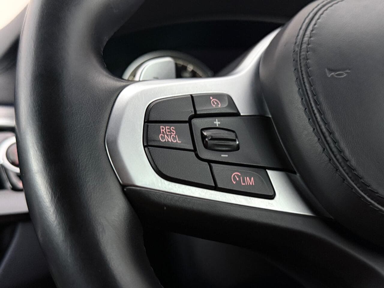 BMW 5 Series thumbnail Misc Controls