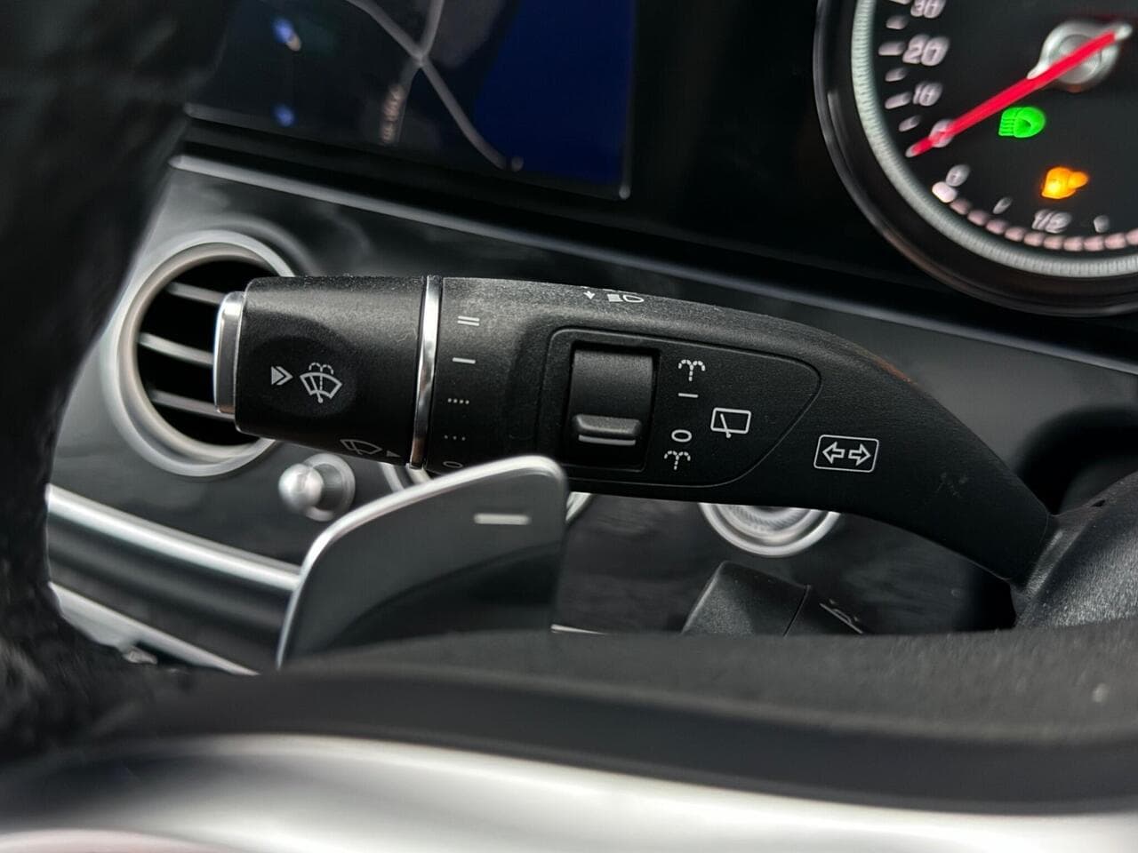 Mercedes-Benz E Class thumbnail Misc Controls