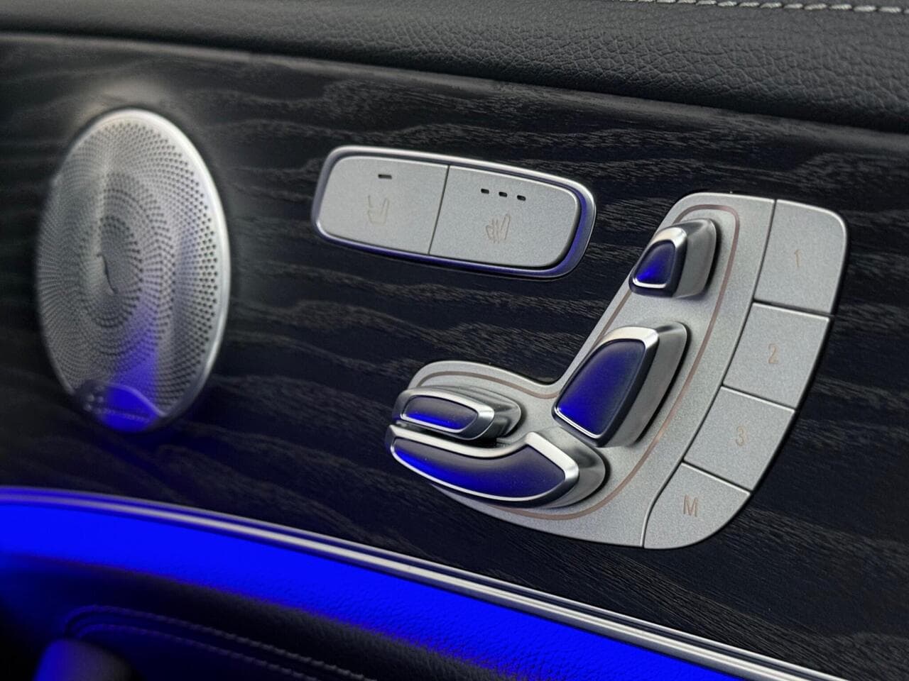 Mercedes-Benz E Class thumbnail Misc Controls